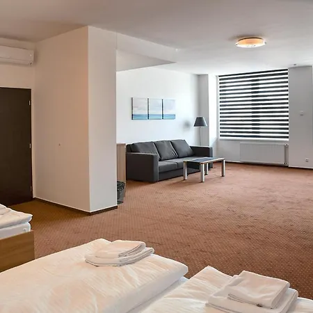 Fabrika 3*