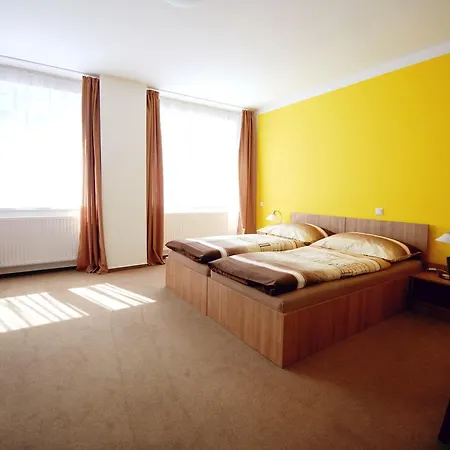 Fabrika Szálloda 3*