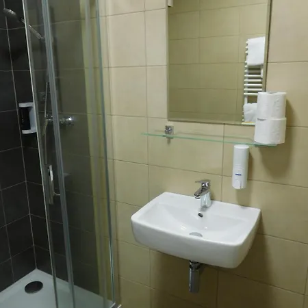 Fabrika 3*