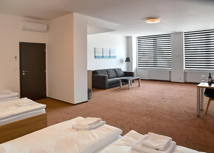 Fabrika 3*